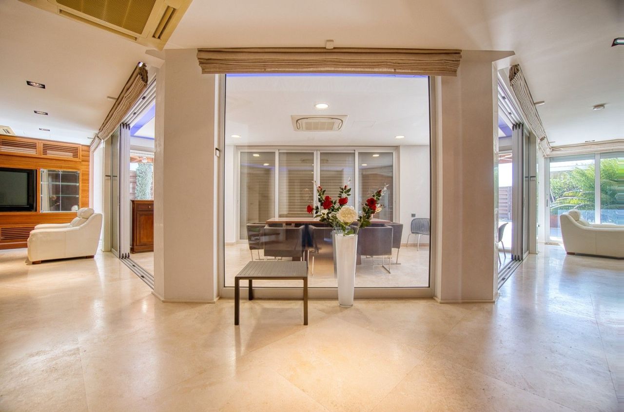Villa in Limassol, Cyprus, 331 m² - picture 7