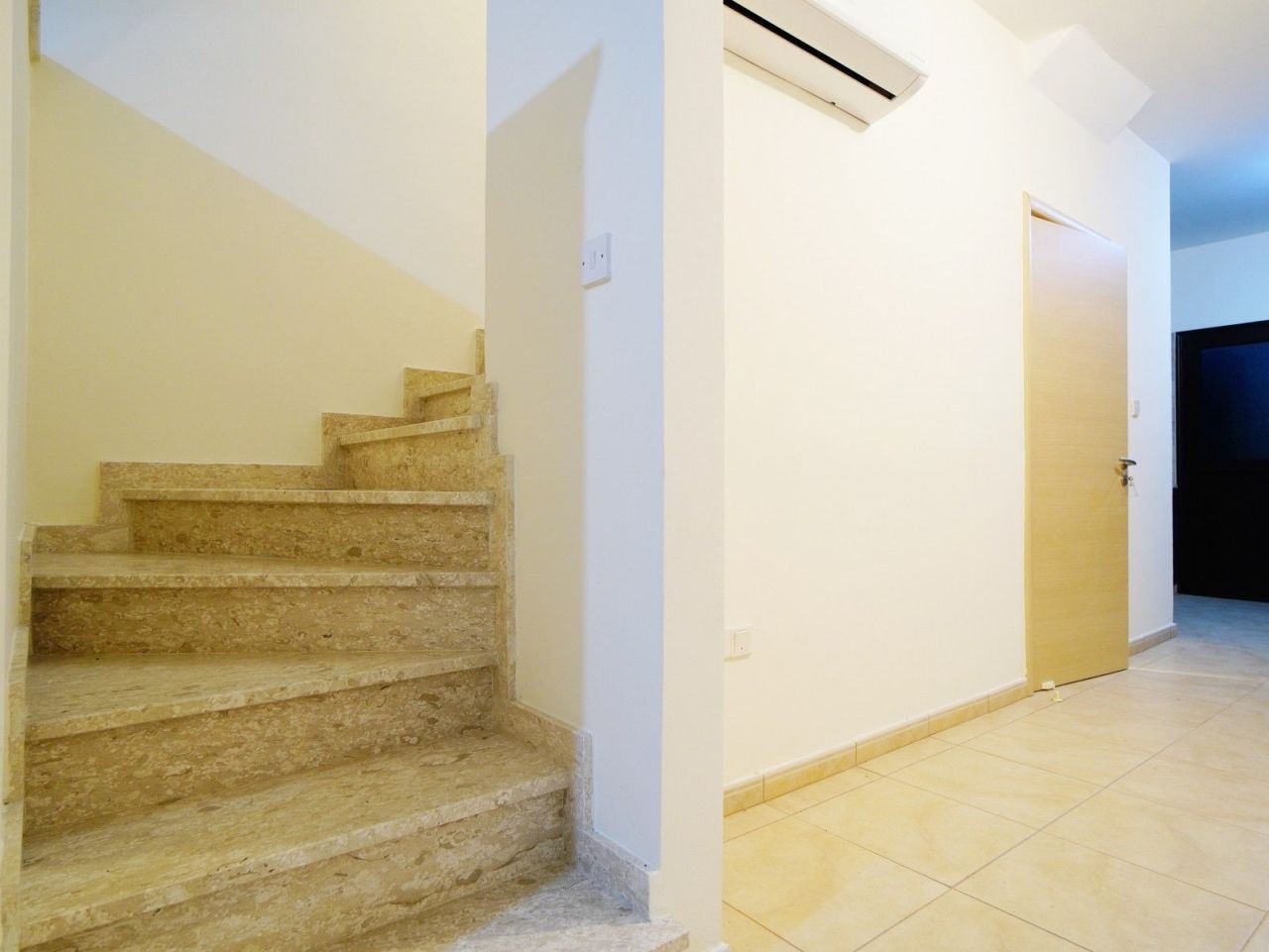 Casa adosada en Lárnaca, Chipre, 129 m² - imagen 7