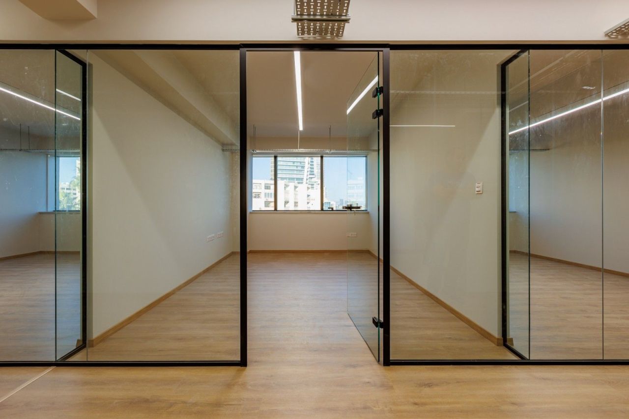 Office in Limassol, Cyprus, 300 m² - picture 7