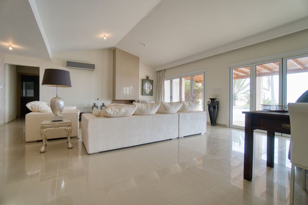 Bungalow in Paphos, Cyprus, 200 m² - picture 7