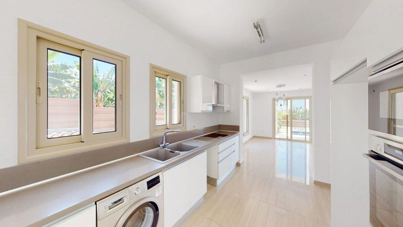 Bungalow in Paphos, Cyprus, 204 m² - picture 8