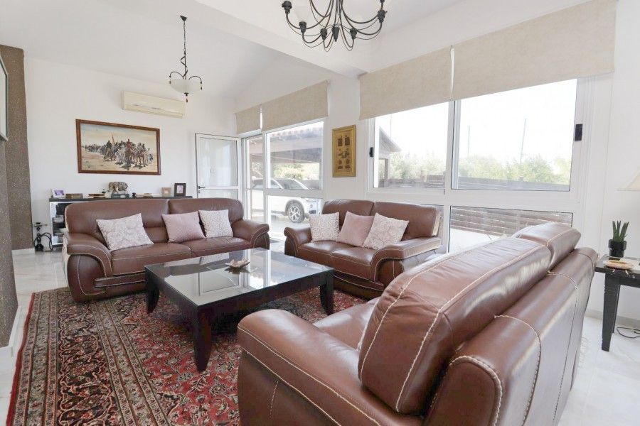 Villa in Paphos, Cyprus, 350 m² - picture 8