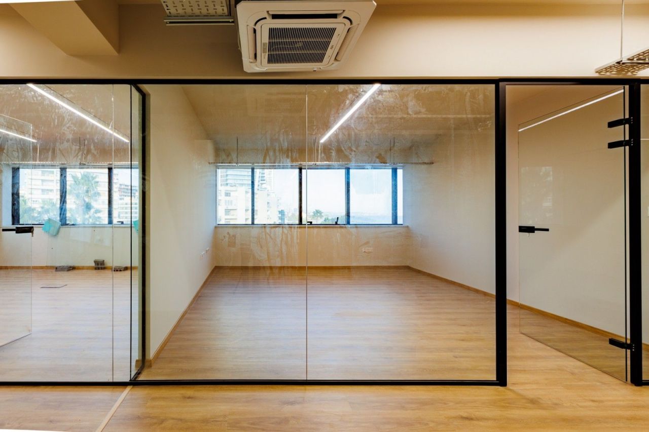 Office in Limassol, Cyprus, 300 m² - picture 8