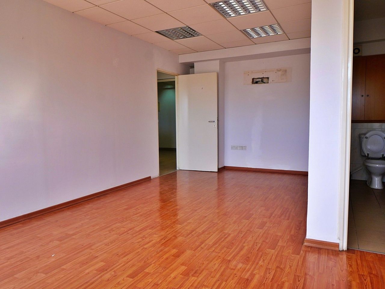 Ufficio a Larnaca, Cipro, 92 m² - foto 8