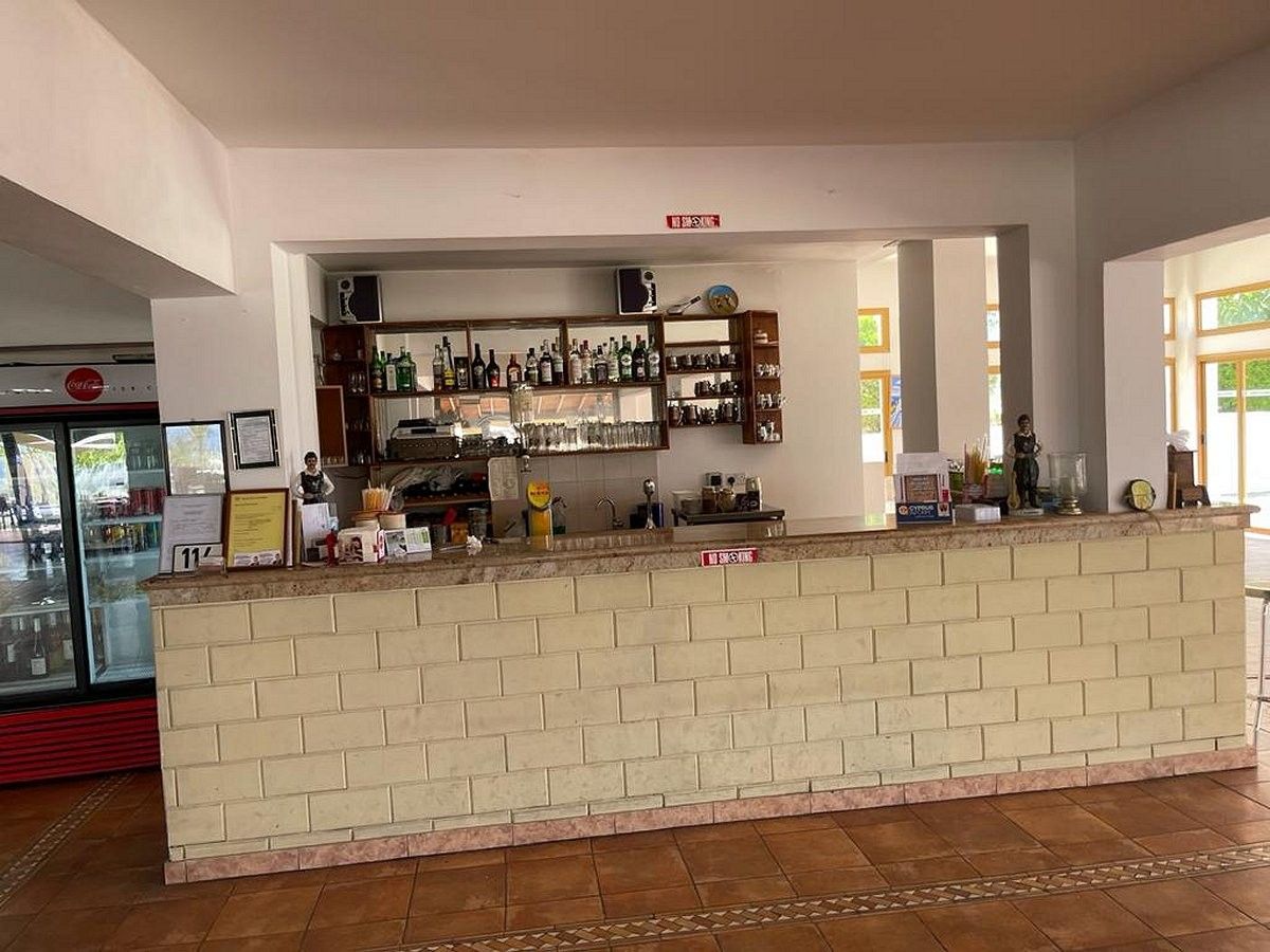 Commercial property in Paphos, Cyprus, 300 m² - picture 8