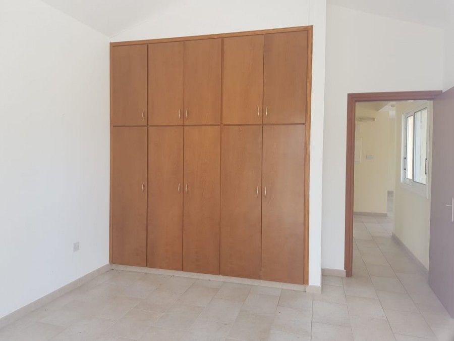 Villa in Paphos, Cyprus - picture 6