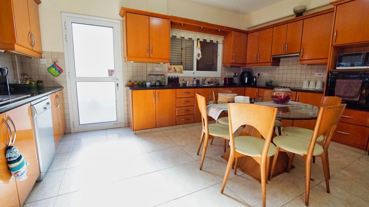 Villa in Limassol, Cyprus, 247 m² - picture 9