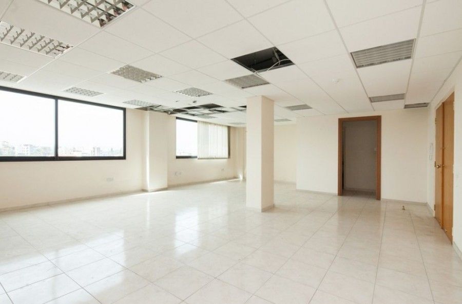 Oficina en Lárnaca, Chipre, 451 m² - imagen 9