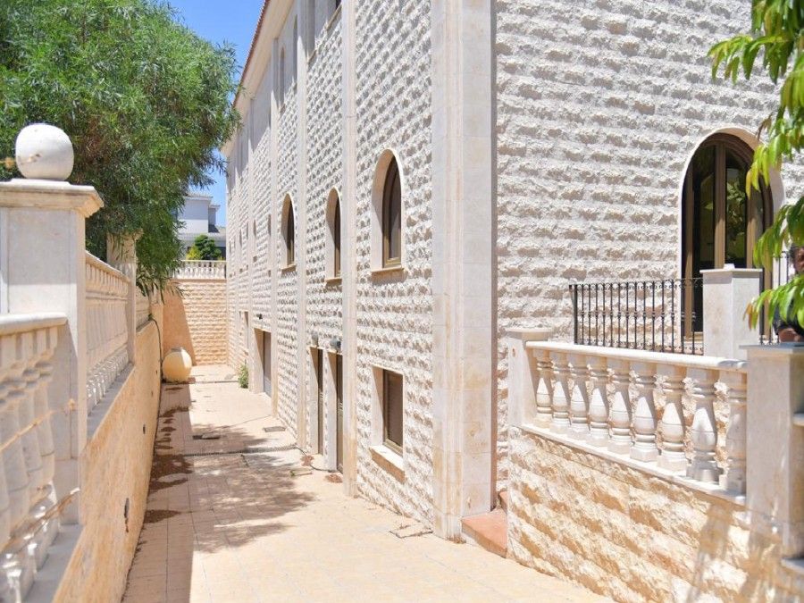 Villa in Larnaca, Cyprus, 710 m² - picture 9