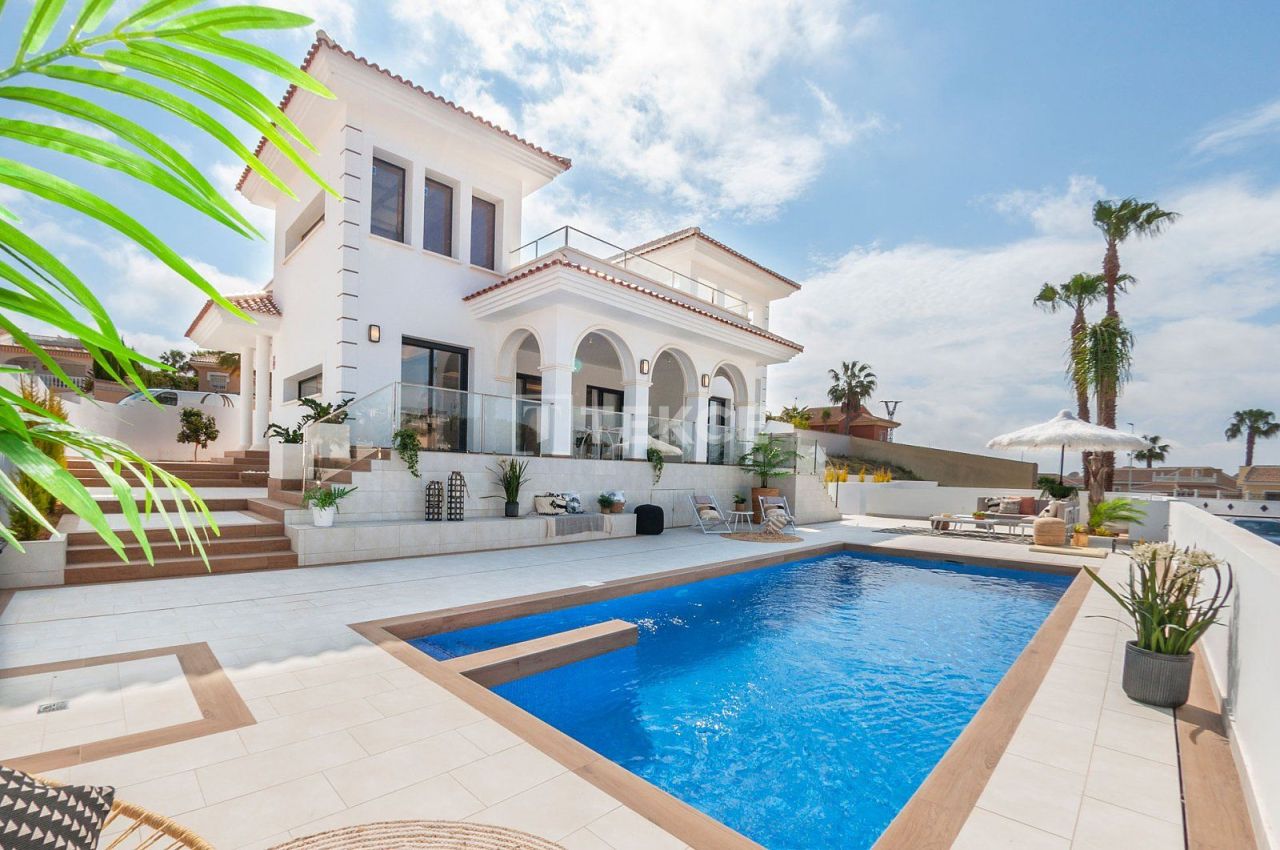 Villa en Rojales, España, 168 m² - imagen 1