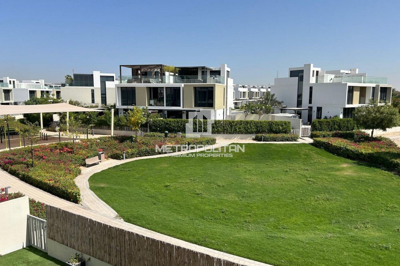 Maison urbaine à Dubaï, EAU, 296 m² - image 1