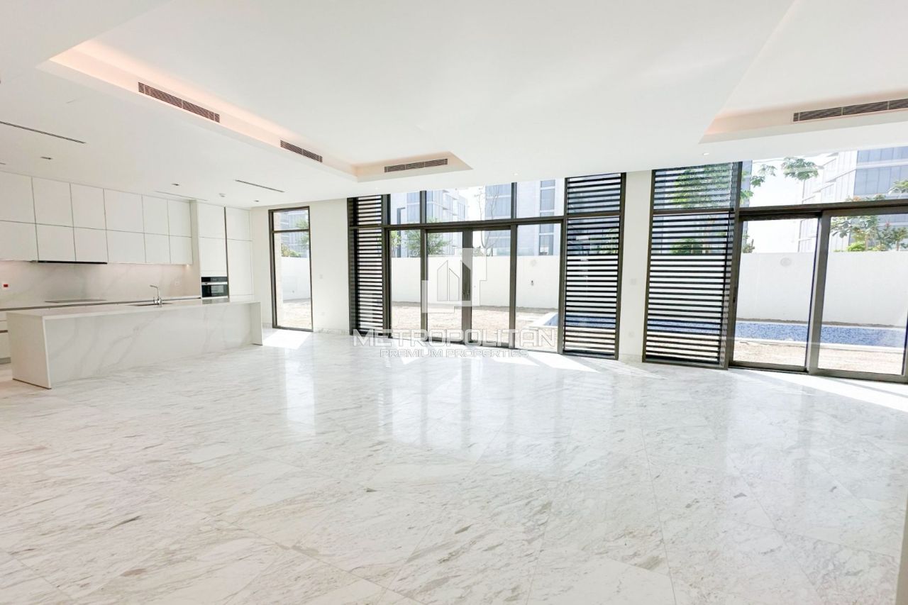 Villa à Dubaï, EAU, 727 m² - image 1