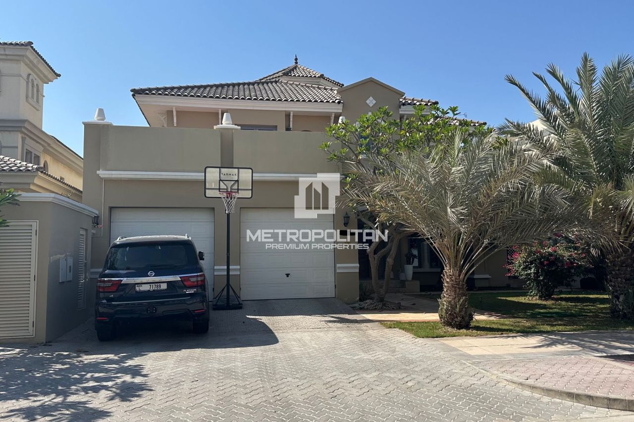 Villa in Dubai, UAE, 465 m² - picture 1