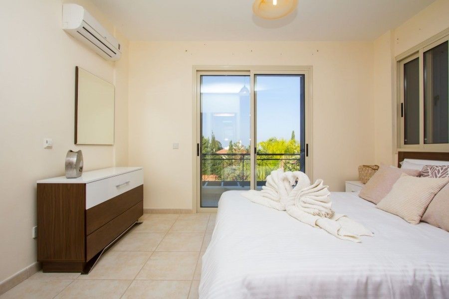 Villa in Paphos, Cyprus, 300 m² - picture 10