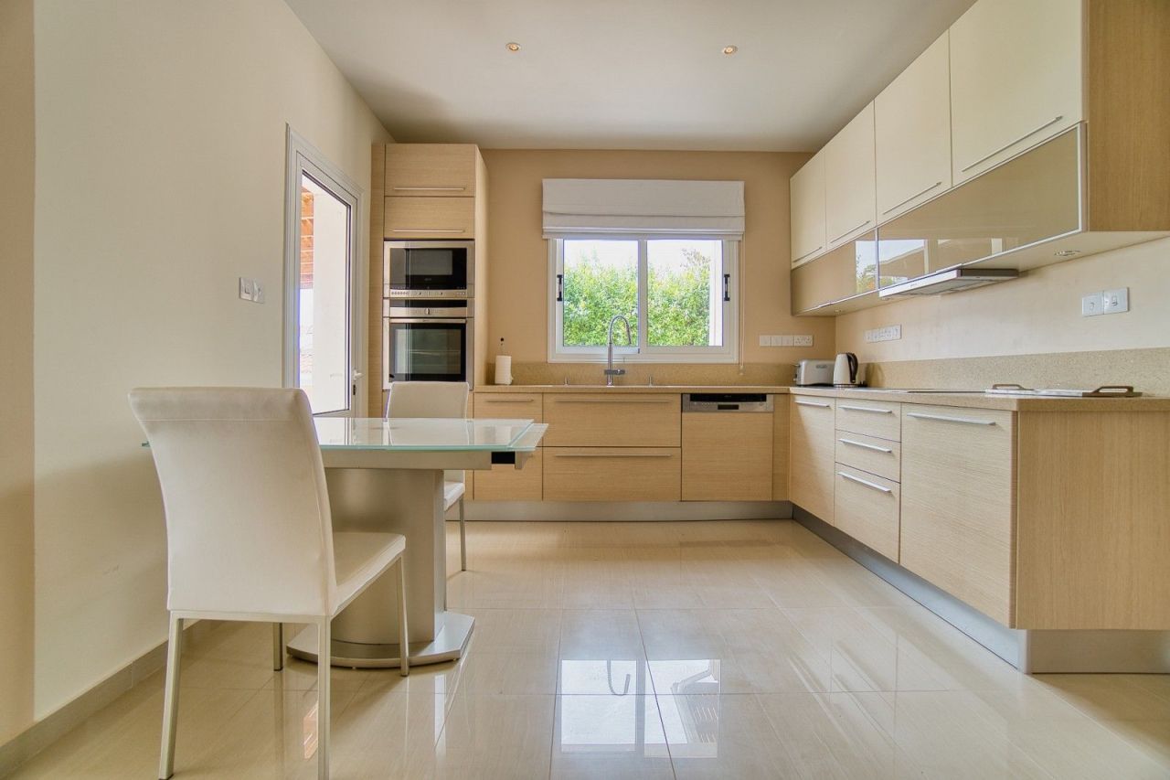 Bungalow in Paphos, Cyprus, 200 m² - picture 10