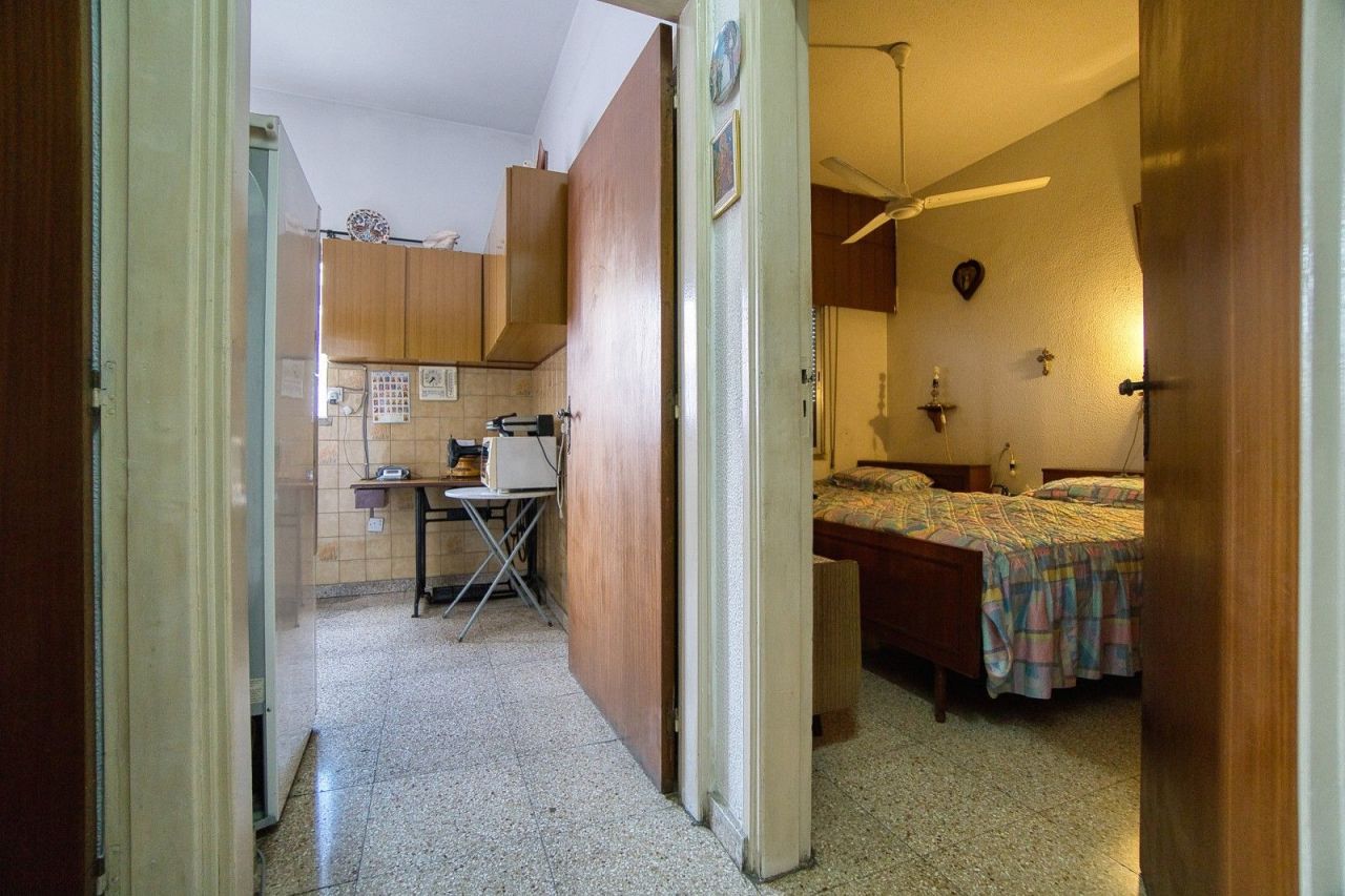 Commercial property in Paphos, Cyprus, 205 m² - picture 10