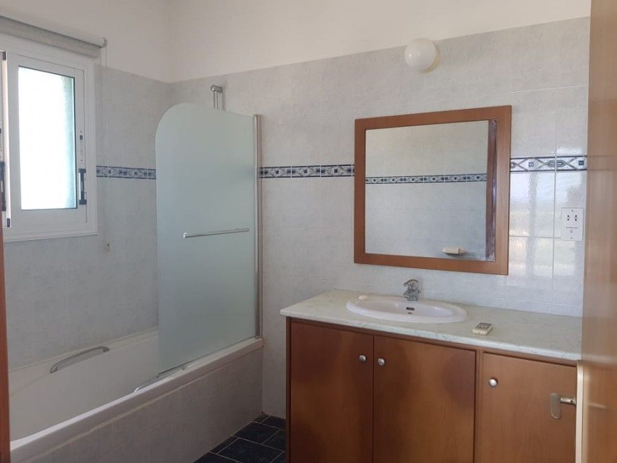 Villa in Paphos, Cyprus - picture 9