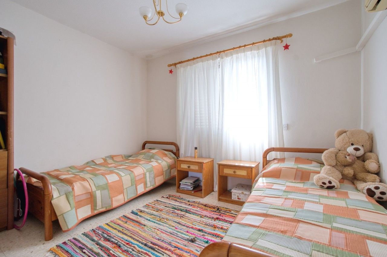 Townhouse in Paphos, Cyprus - picture 12