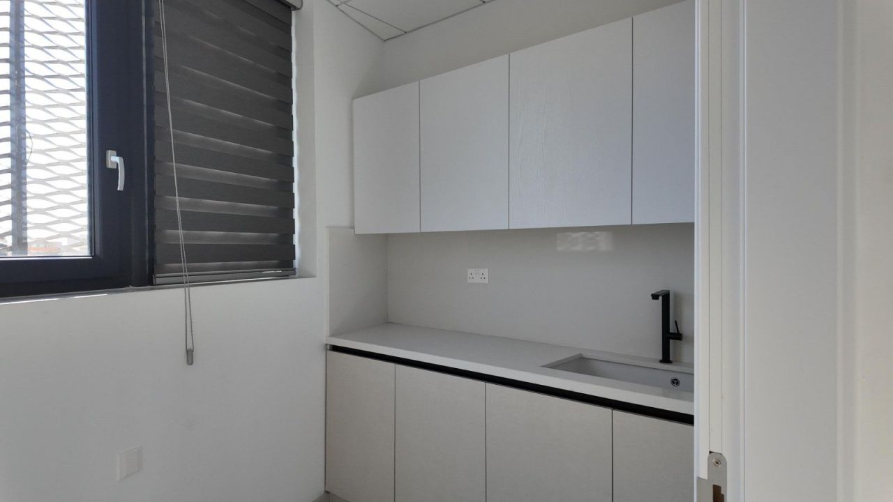 Office in Limassol, Cyprus, 1 440 m² - picture 12
