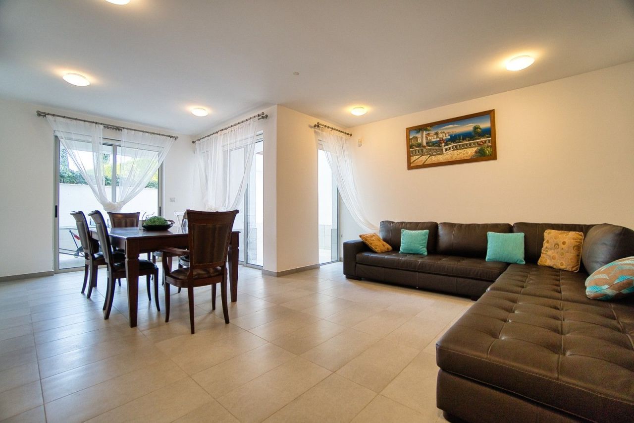 Villa in Paphos, Cyprus - picture 13