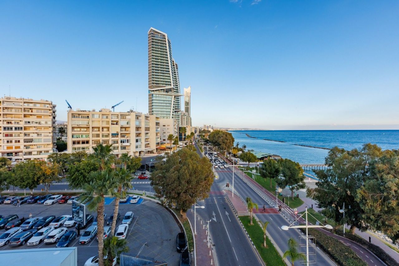 Office in Limassol, Cyprus, 300 m² - picture 13