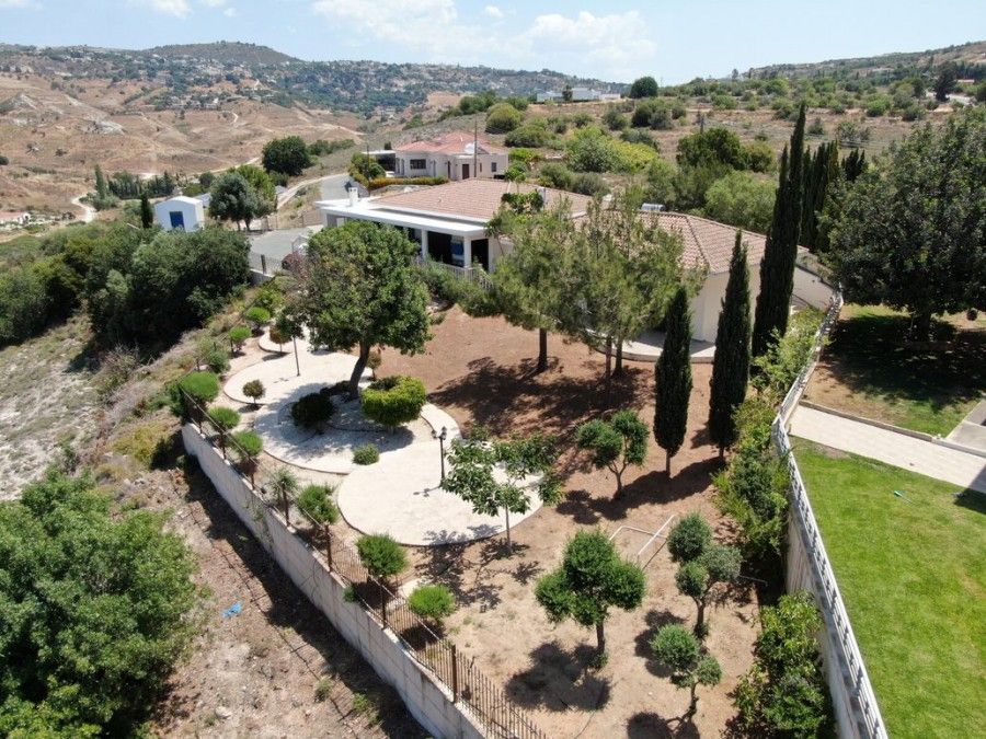 Bungalow in Paphos, Cyprus, 340 m² - picture 13