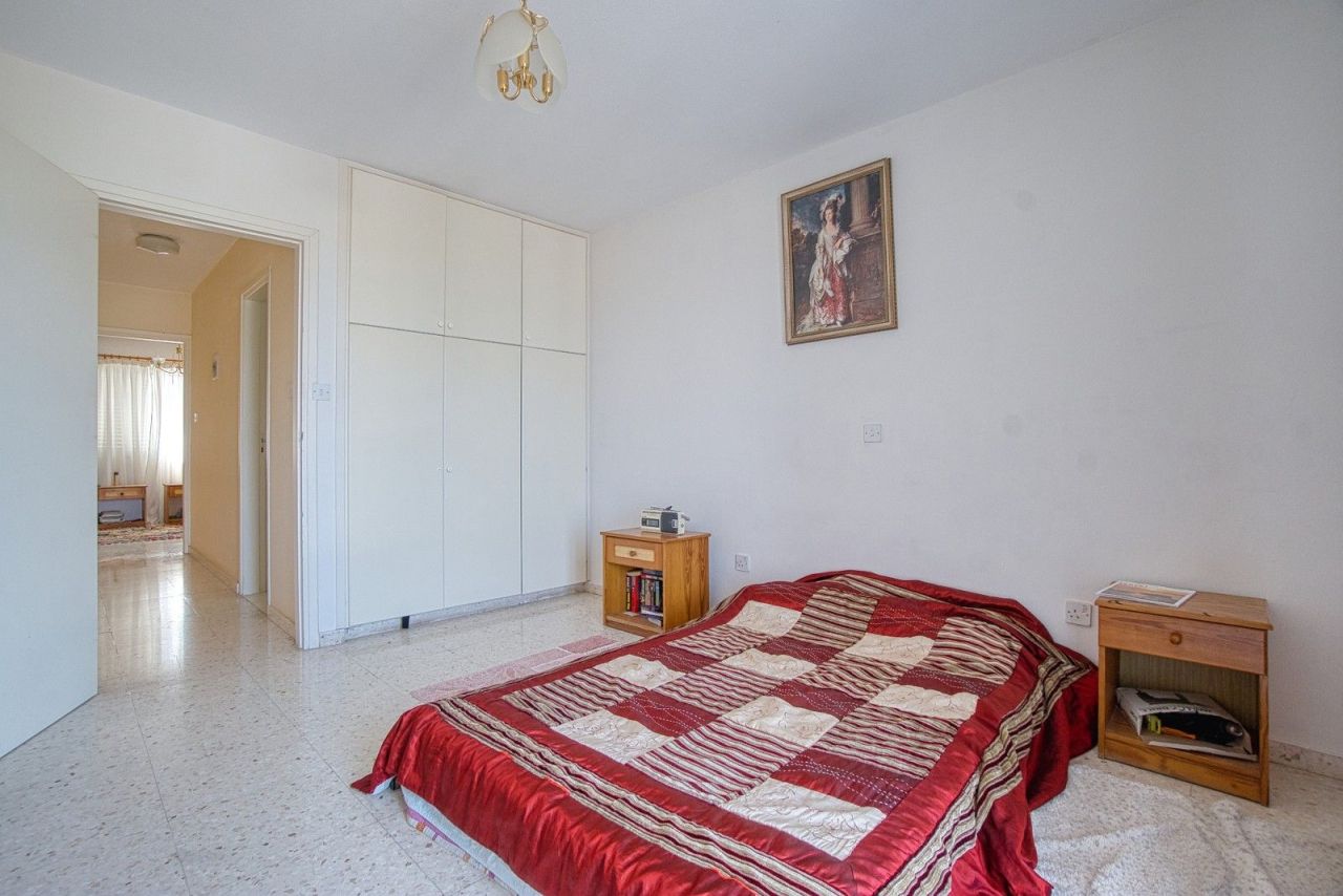 Townhouse in Paphos, Cyprus - picture 14