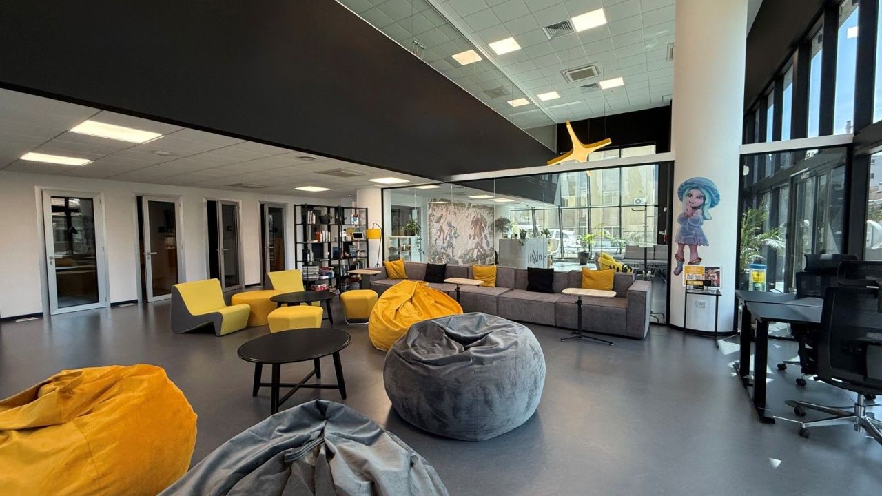Bureau à Limassol, Chypre, 1 800 m² - image 14