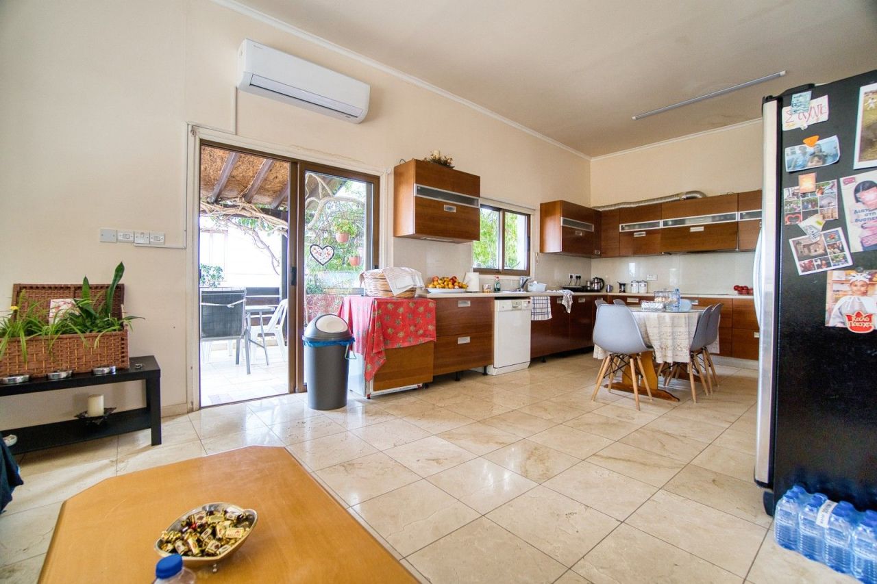 Villa in Paphos, Cyprus, 350 m² - picture 14