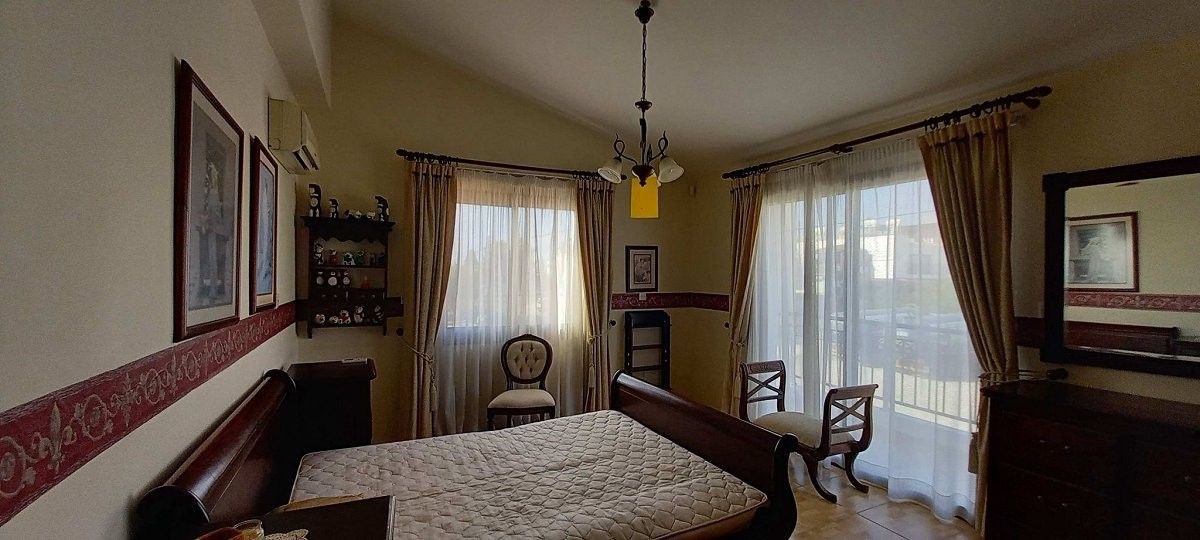 Townhouse in Paphos, Cyprus - picture 14