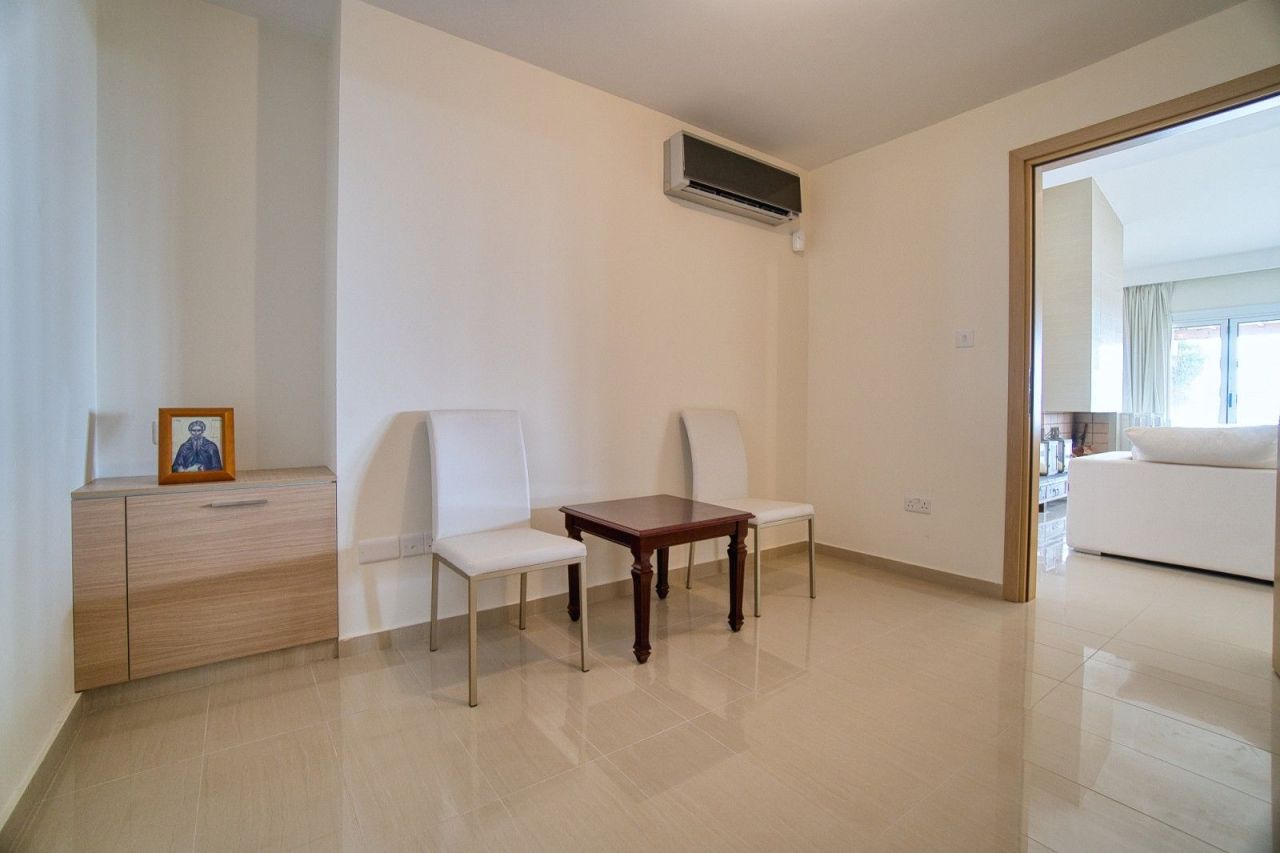 Bungalow in Paphos, Cyprus, 200 m² - picture 14