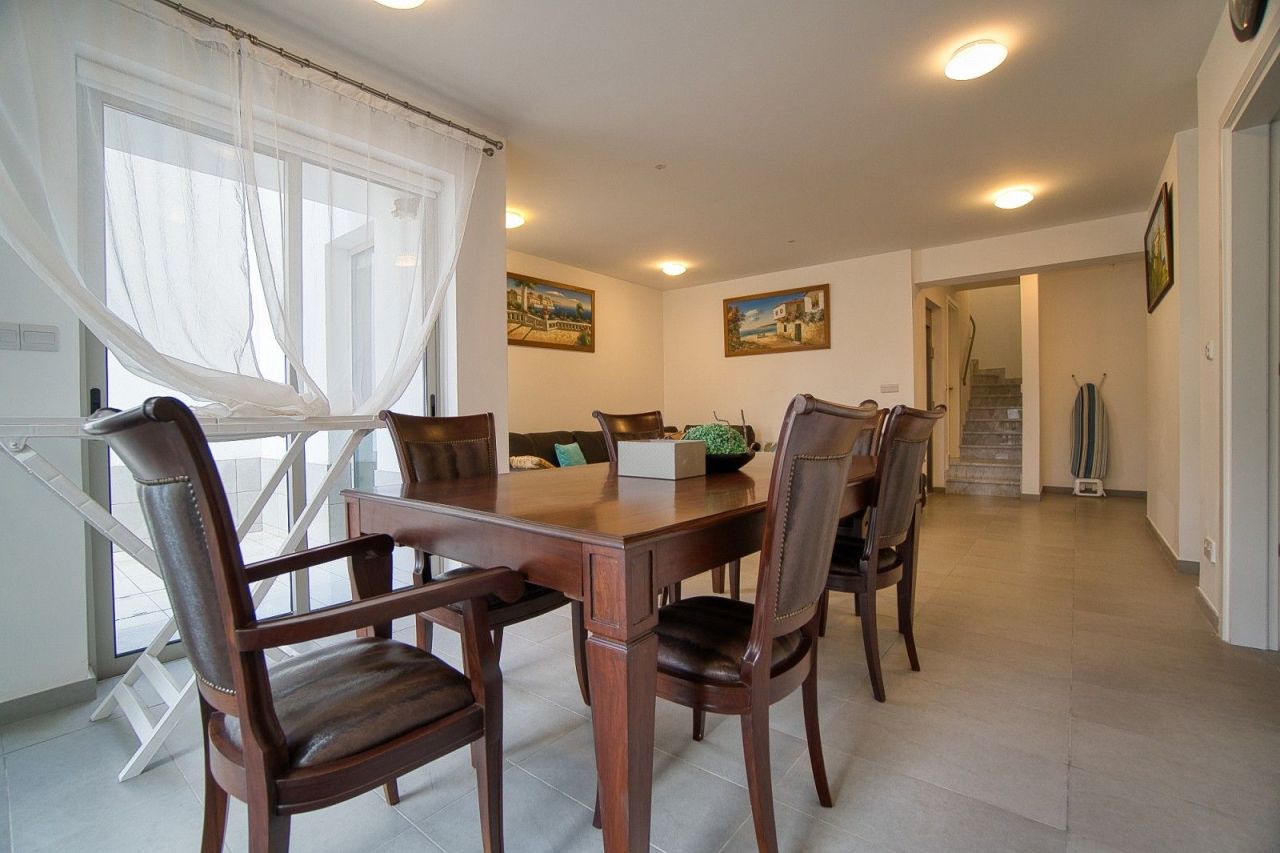 Villa in Paphos, Cyprus - picture 15