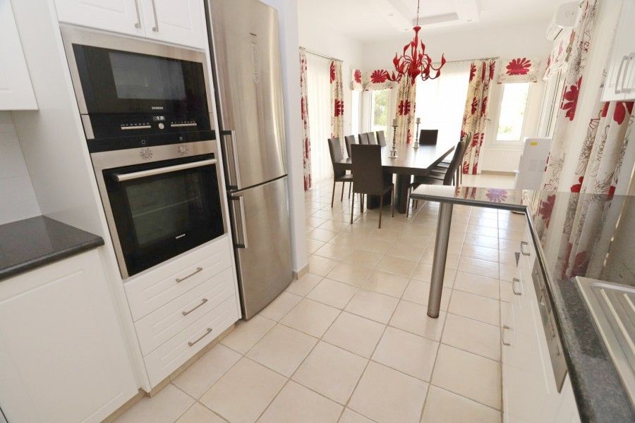 Villa in Paphos, Cyprus, 353 m² - picture 16