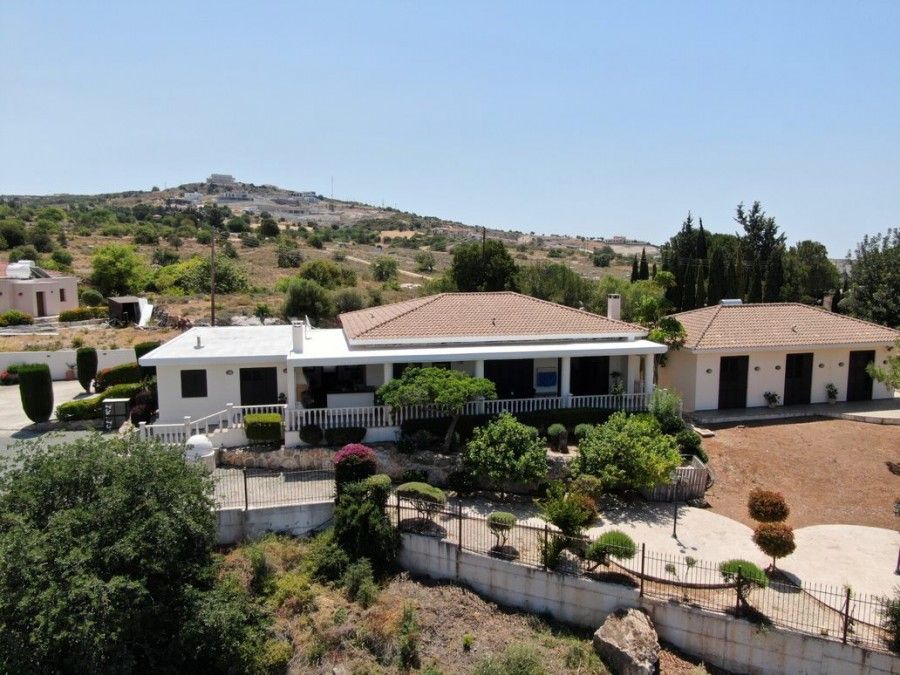 Bungalow in Paphos, Cyprus, 340 m² - picture 17
