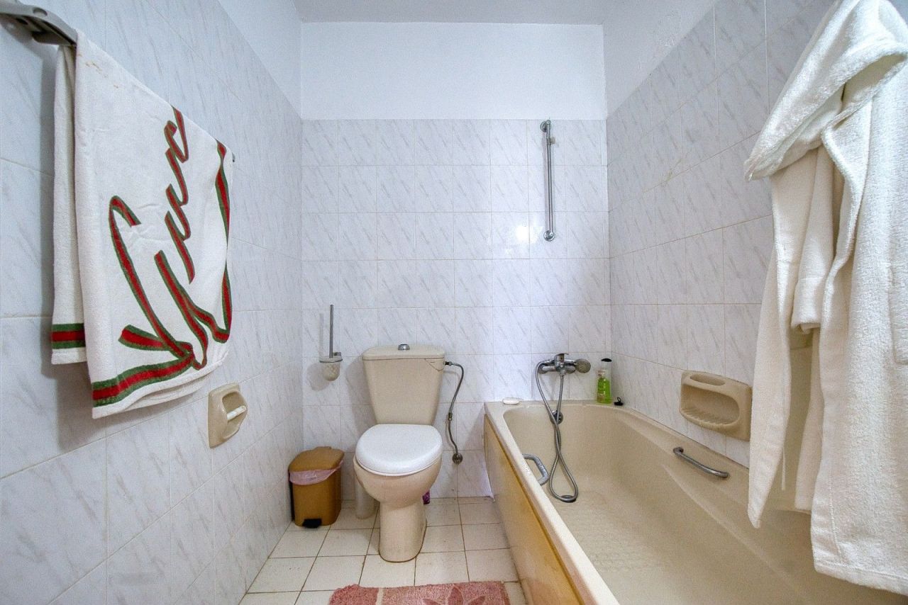 Townhouse in Paphos, Cyprus - picture 17