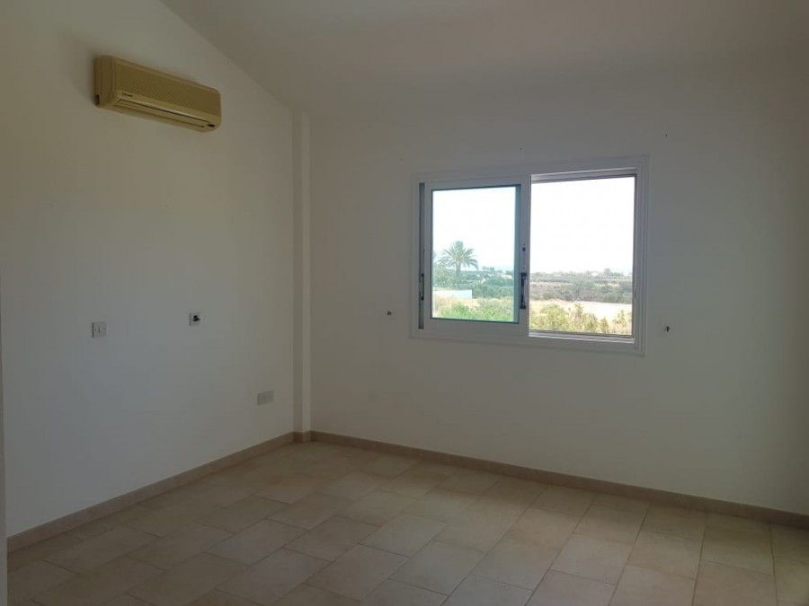 Villa in Paphos, Cyprus - picture 17