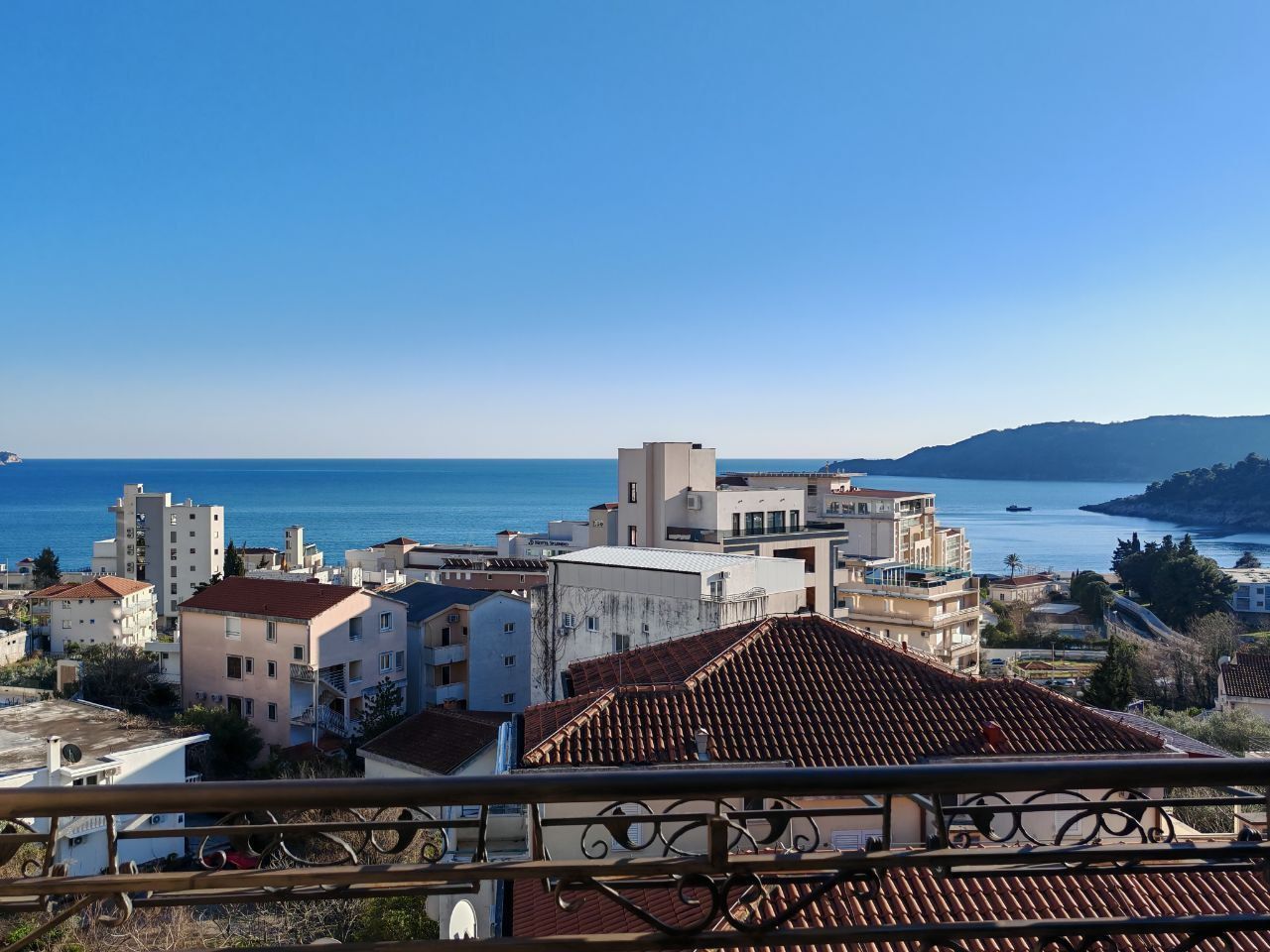 Flat in Becici, Montenegro, 38 m² - picture 1