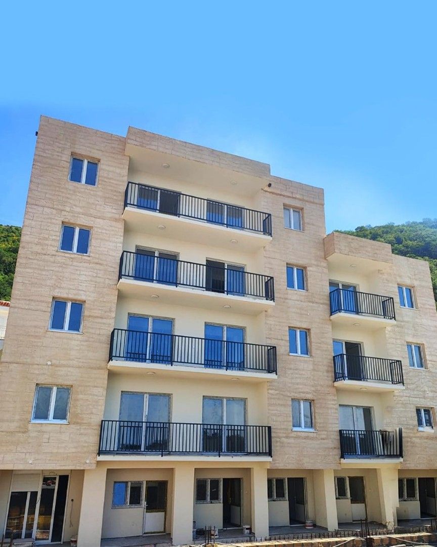 Piso en Petrovac, Montenegro, 55 m² - imagen 1