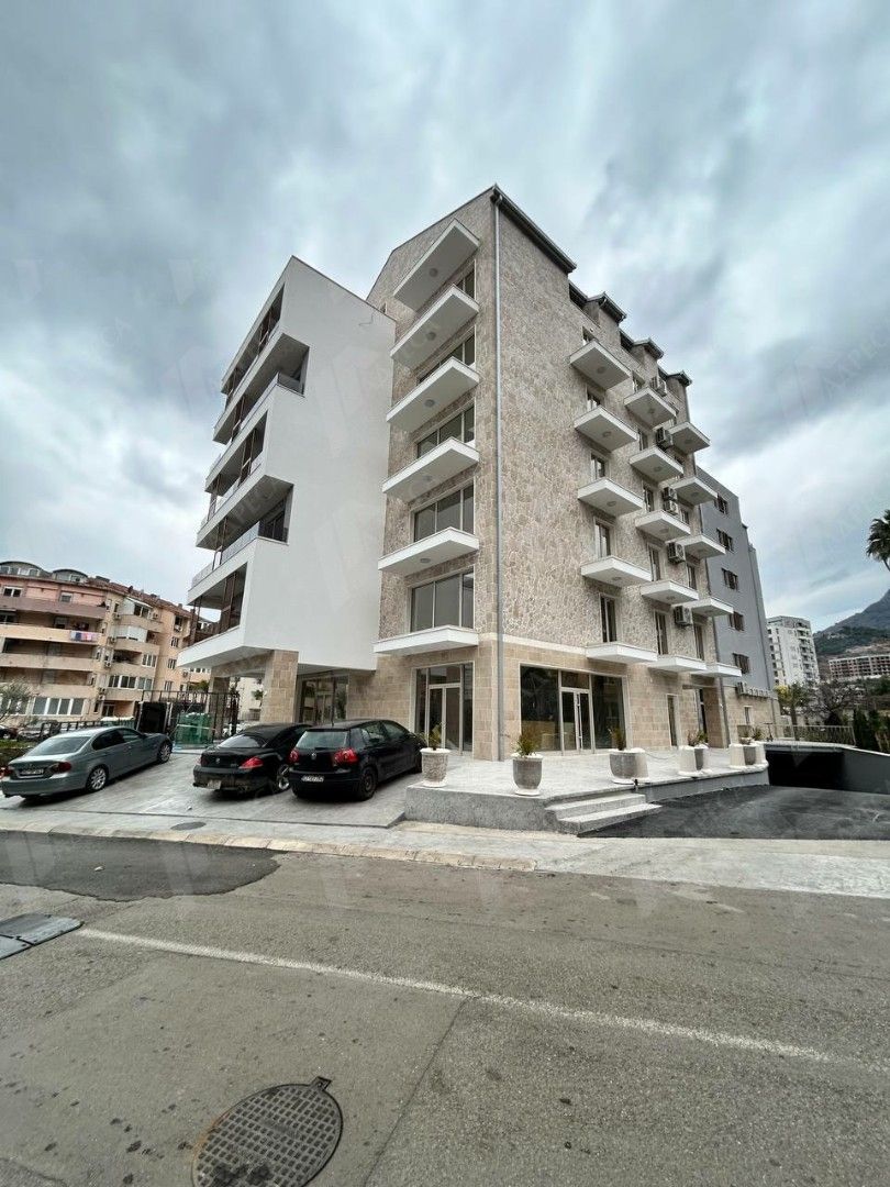 Flat in Budva, Montenegro, 82 m² - picture 1