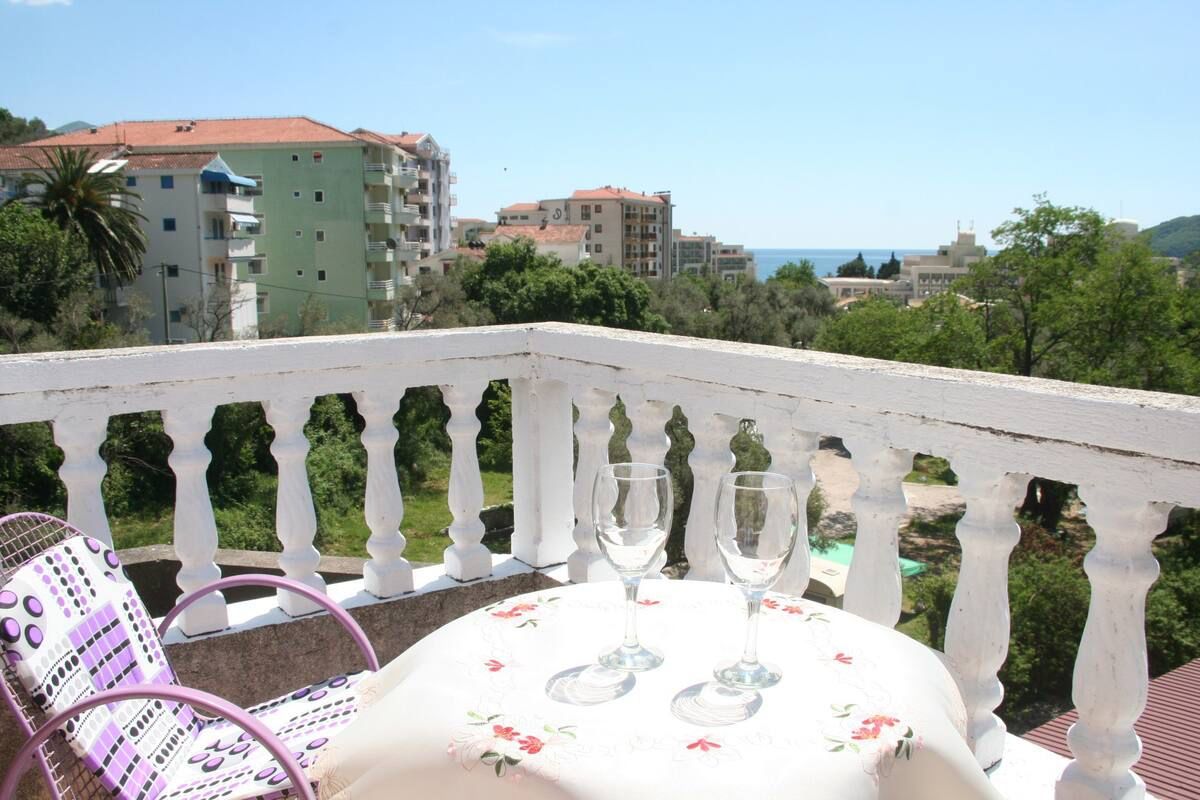 Flat in Becici, Montenegro, 63 m² - picture 1