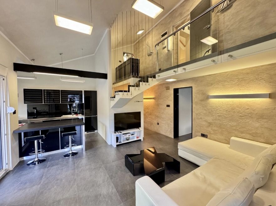 Wohnung in Dobrota, Montenegro, 129 m² - Foto 1
