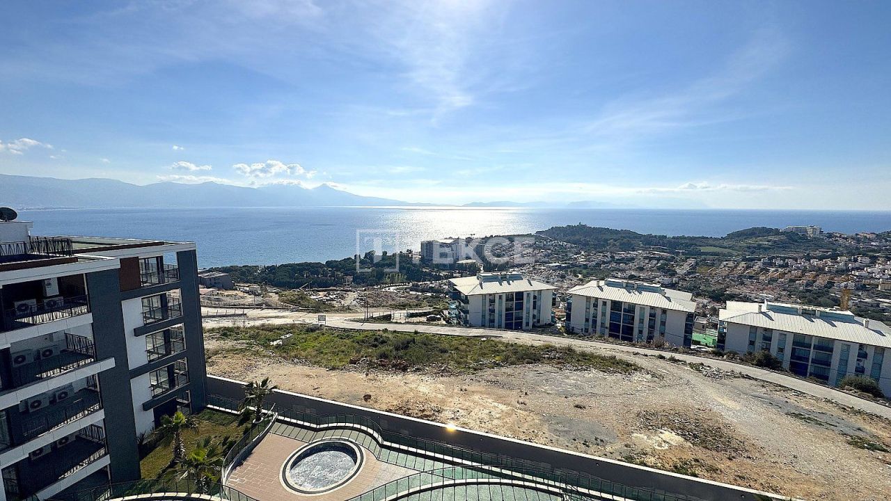 Appartamenti a Kuşadası, Turchia, 145 m² - foto 1