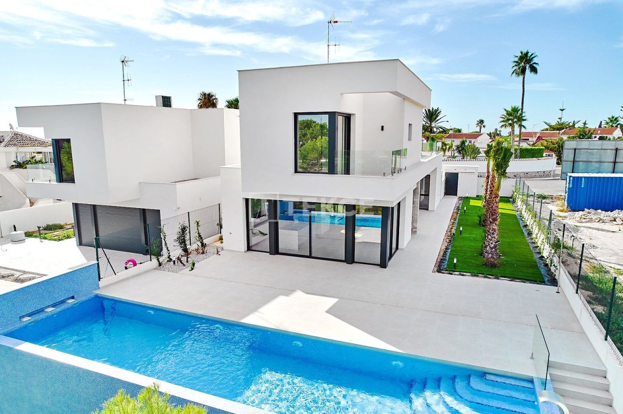 Villa in Orihuela, Spanien, 151 m² - Foto 1