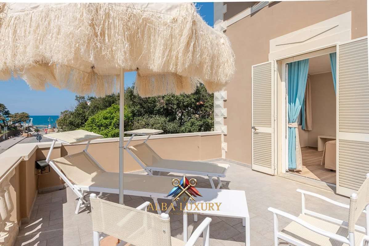 Appartement à Castagneto Carducci, Italie, 1 000 m² - image 1
