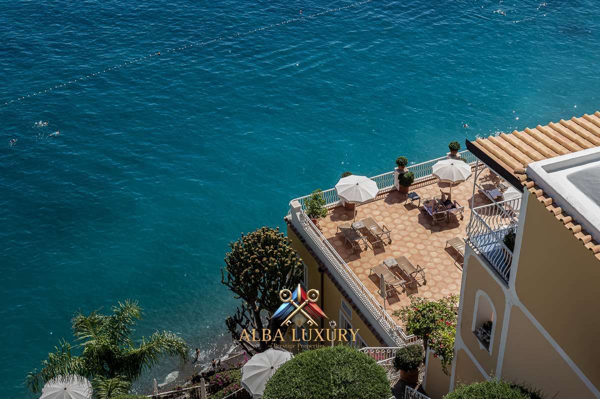 Villa via pasitiello, Italie, 800 m² - image 1
