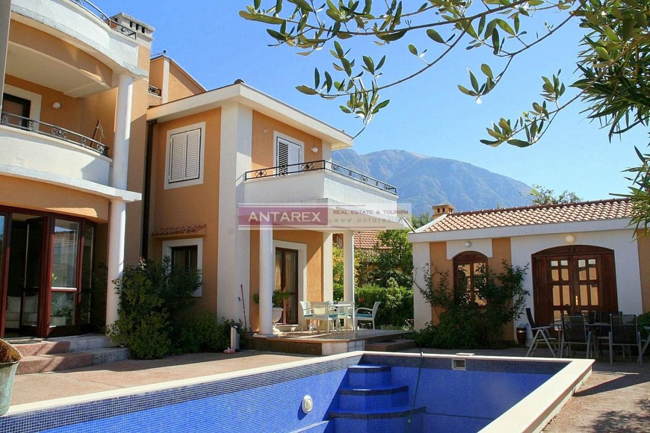 Villa in Kavac, Montenegro, 450 m² - picture 1