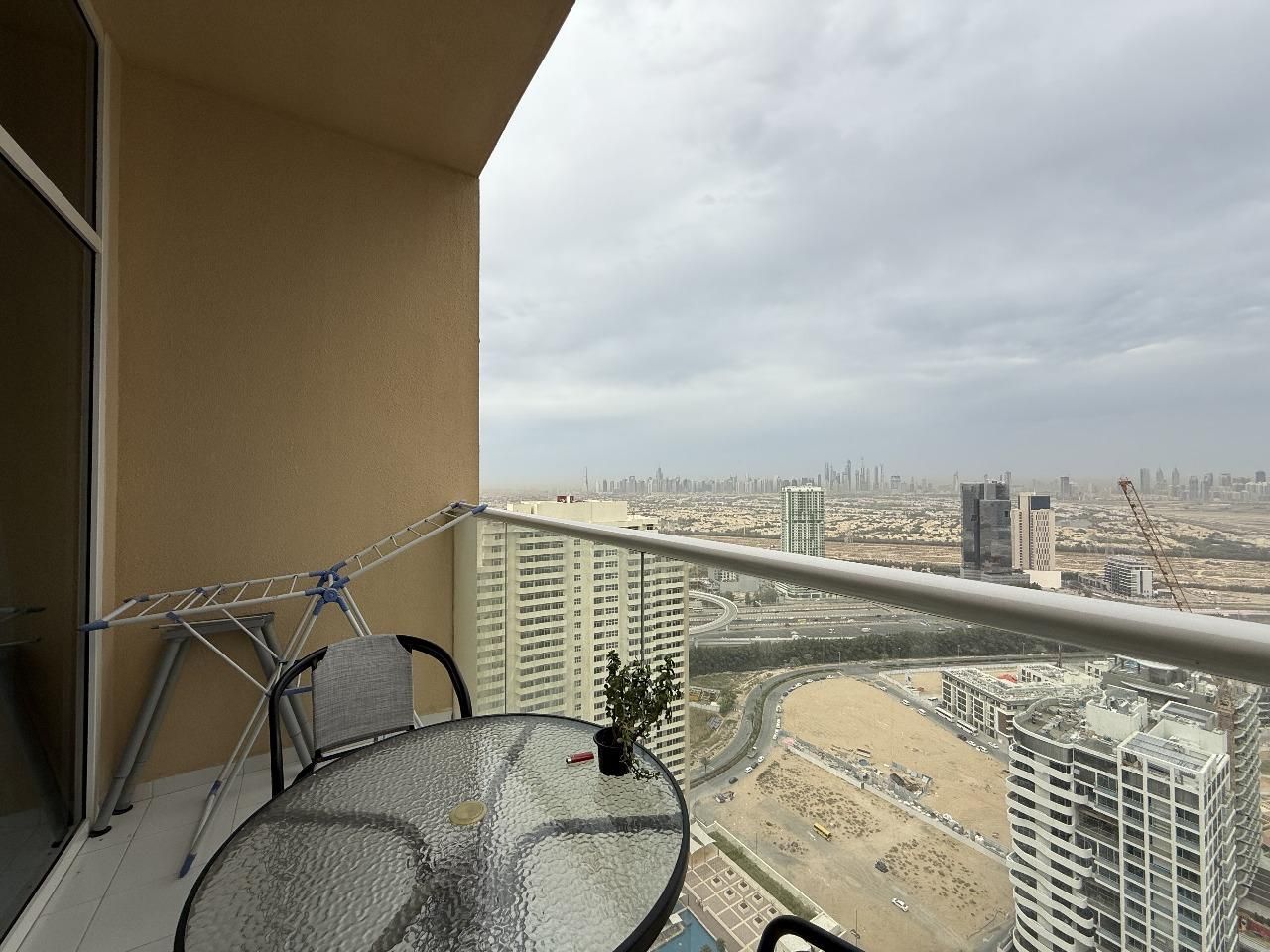 Studio à Dubaï, EAU, 40.81 m² - image 1