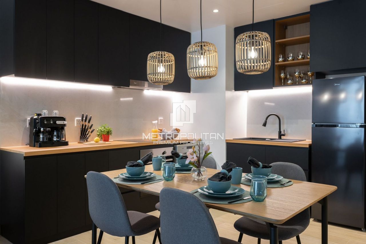 Apartment in Dubai, UAE, 73 m² - picture 1