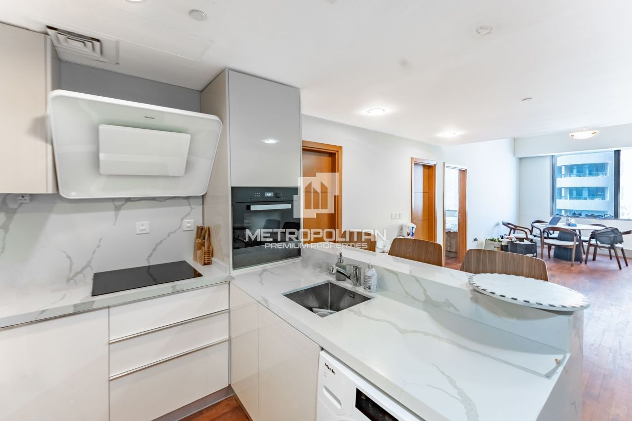 Apartment in Dubai, UAE, 125 m² - picture 1