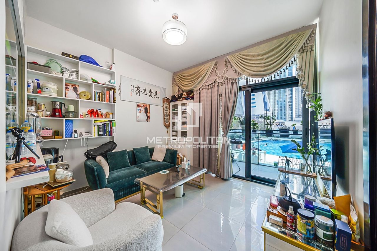 Apartment in Dubai, UAE, 62 m² - picture 1